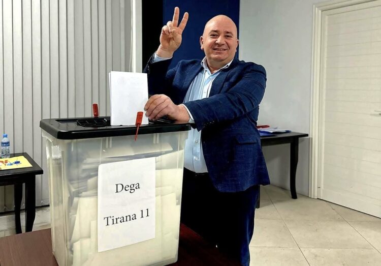 Shkëlzen Mustafa zgjidhet përsëri kryetar i PD-së, dega 11, Laprakë