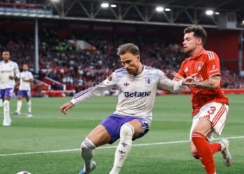 Aston Villa bie në Nottingham, Braga mund Freiburg në gjysmëfinalen e parë