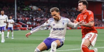 Aston Villa bie në Nottingham, Braga mund Freiburg në gjysmëfinalen e parë