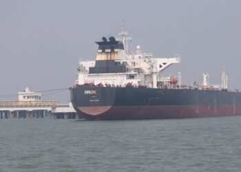 Ngushtica e Hormuzit mbyllet përsëri, rriten tensionet mes Iranit dhe SHBA-së