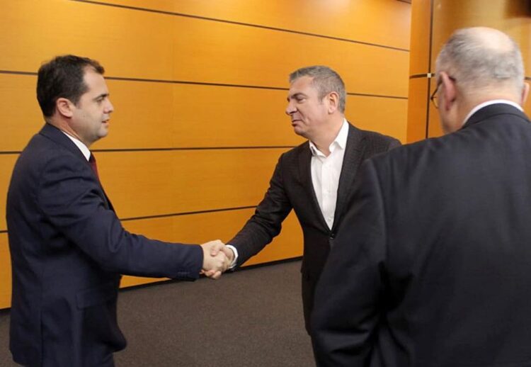 PD-PS drejt ndryshimit të Kushtetutës/ Berisha propozon “proporcional kombëtar”, ja kushti i Ramës