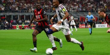 Barazim pa gola mes Milanit dhe Juventusit, VAR prish festën e Turam