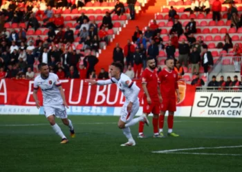 Heshtje në “Arenën e Demave”, Vllaznia e mposht Partizanin dhe ruan kreun