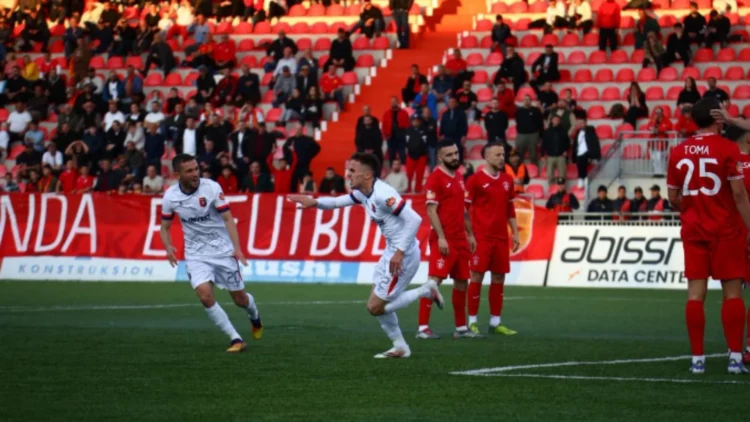 Heshtje në “Arenën e Demave”, Vllaznia e mposht Partizanin dhe ruan kreun