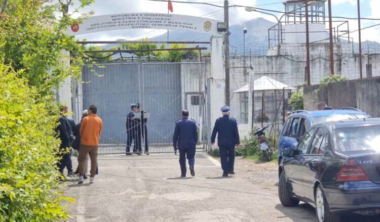 Shtyhet miratimi i amnistisë për 447 të burgosur, pritet përgjigjja nga Komisioni Europian
