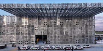 Revolucioni në aeroportin e Rinasit/Biletat e avionëve, katër herë më lirë se më parë, ja si kanë ndryshuar çmimet