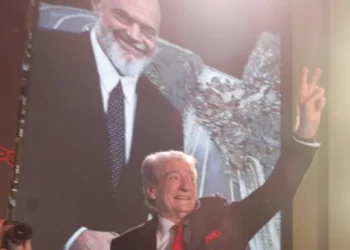 Berisha sfidon Ramën nga protesta: Nëse s’vjen në gjyq, hajde në debat televiziv