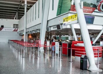 Aeroporti i Tiranës modernizon më tej shërbimet, lehtëson procedurat për check-in e bagazheve