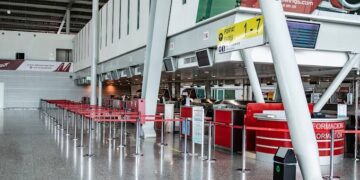 Aeroporti i Tiranës modernizon më tej shërbimet, lehtëson procedurat për check-in e bagazheve