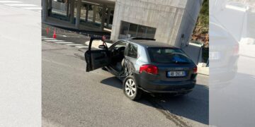 Aksident në Qafë-Gjashtë të Sarandës, një prej shoferëve dërgohet urgjent drejt Tiranës