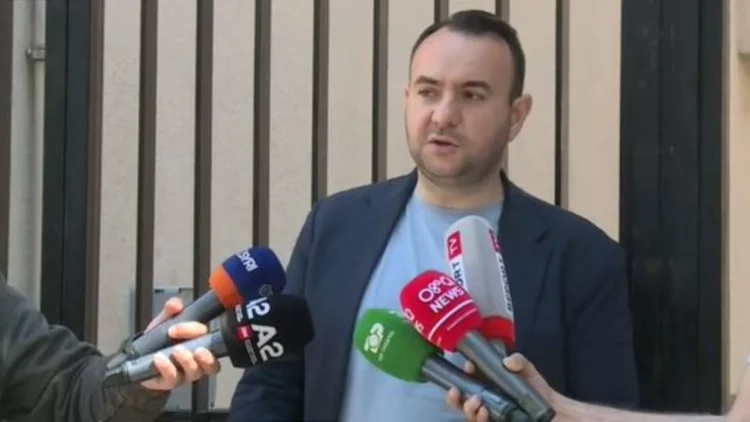 “Policëve t’u bëhet testi i drogës”/ Balliu takon protestuesit e arrestuar: U goditëm me shkopa gome dhe spraj kundër arinjve