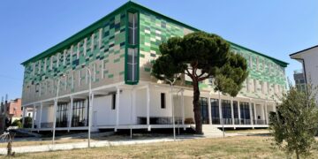 Shkeljet në tendera me vlerë 1 mln euro, SPAK dërgon për gjykim 6 zyrtarë të Bashkisë Divjakë