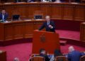 Berisha në Kuvend: Miliarderët e marrin me 60 lekë, të heqim çdo taksë ndaj naftës për fermerët dhe transportin publik
