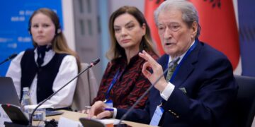 Berisha: Shqipëria në alarm për vrasjet e grave, institucionet i fshehin si konflikte familjare