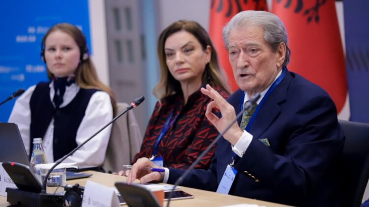 Berisha: Shqipëria në alarm për vrasjet e grave, institucionet i fshehin si konflikte familjare