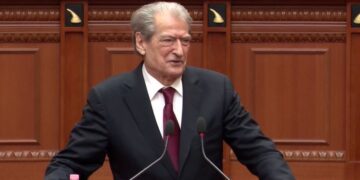 Mbrojtja e Ballukut dhe Xhaçkës, Berisha: Rama e ka shndërruar parlamentin në “leckë”