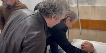 Berisha viziton protestuesin e lënduar: U trajtua shtazërisht në qeli nga banditët me uniformë..