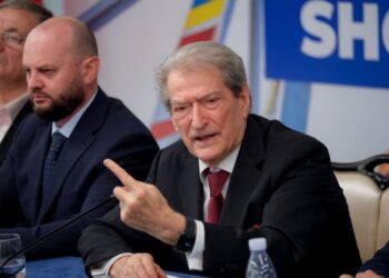 “Me Ramën vendi po largohet me shpejtësi nga BE”/ Berisha: Pritet një breshëri kushtesh të reja për integrimin