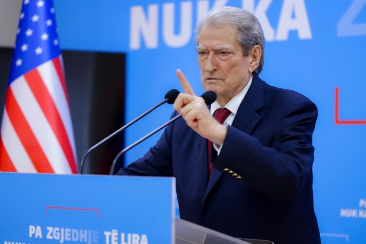 Pak orë para protestës, Berisha u bën thirrje qytetarëve: Dilni nga guacka e frikës dhe bashkohuni me kryengritjen tonë