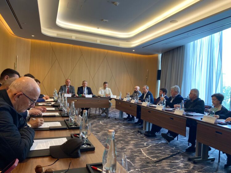 Bizneset: Nafta po na fundos! Të ulet barra fiskale mbi karburantet, ose do rriten çmimet e tjera