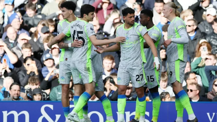 Manchester City hedh tutje Chelsean në Londër dhe kërcënon Arsenalin