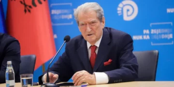 “Lobistët e fshehën Konferencën me BE-në”/ Berisha: Delegacioni i BE në Tiranë të informojë për procesin e kapitujve