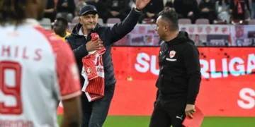 Sulejman Demollari kthehet në Rumani, legjendës së futbollit shqiptar i rezervohet një nderim special