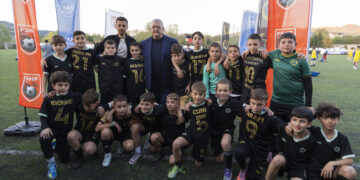 Duka merr pjesë në ceremoninë përmbyllëse të “AF Triumph Cup Events”, një festë futbolli për të rinjtë