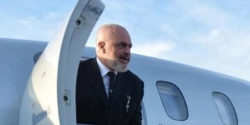 Deputetët e presin në Kuvend për interpelancë, Rama fluturon nga Italia në Spanjë