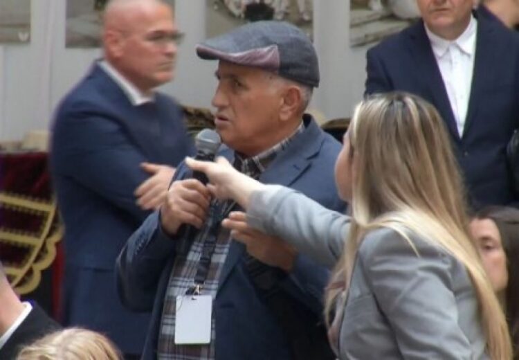 Minatori emigrant përplaset me Ballën te Samiti i Diasporës: Këtë vend nuk e ndërtoni ju, por diaspora