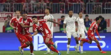 Spektakël në Mynih! 7 gola dhe një karton i kuq! Në Londër, Arsenali kualifikohet me vuajtje