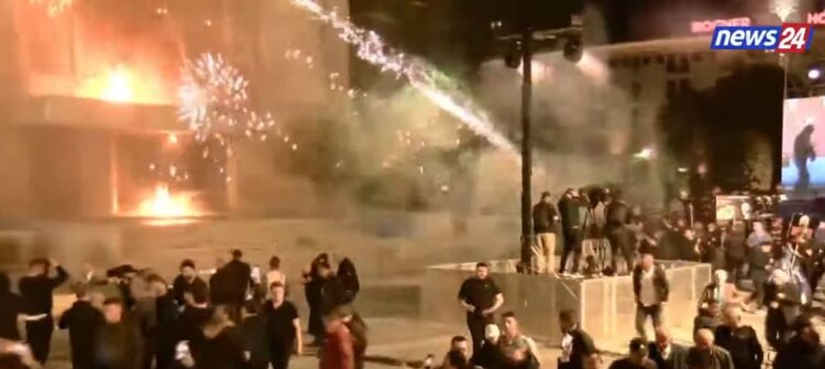 Protesta e PD, përplasje e tensione, mbi 20 të shoqëruar