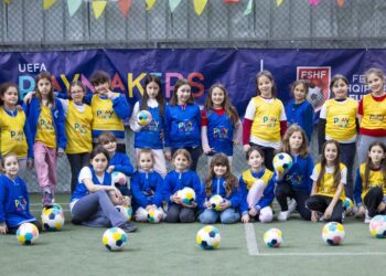 “UEFA Playmakers” në shkolla, FSHF vijon aktivitetet për të afruar vajzat me futbollin