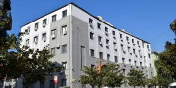 Radhë për ndarje në Durrës, gjykata vonon proceset e divorcit