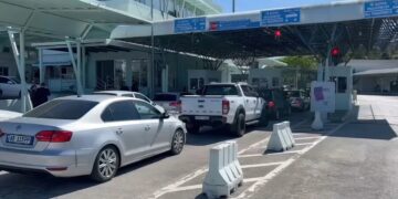 Fluksi i Pashkëve rëndon Kakavijën, kontrollet e reja në palën greke zgjasin pritjen