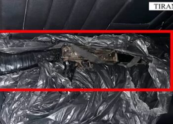 Ishte nisur për të shitur kallashnikov, arrestohet në Tiranë 25-vjeçari dhe kërkohet bashkëpunëtori