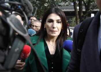 “Shtëpia 203 metra katrorë tek Air Albania”/ Dëshmia e shoferit: Ja si i fshehu pasuritë ish-drejtoresha e AKSHI-t