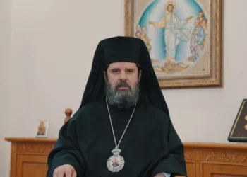 Pashkët ortodokse, Kryepeshkopi Joan uron besimtarët: Të bëhemi paqebërës në një botë që po shkatërrohet nga lakmia