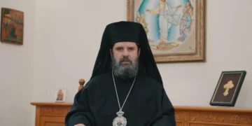 Pashkët ortodokse, Kryepeshkopi Joan uron besimtarët: Të bëhemi paqebërës në një botë që po shkatërrohet nga lakmia