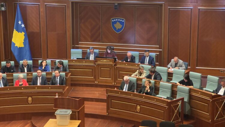 Kosova nuk del dot nga kriza, dështon votimi për presidentin dhe vendi shkon në zgjedhje të parakohshme