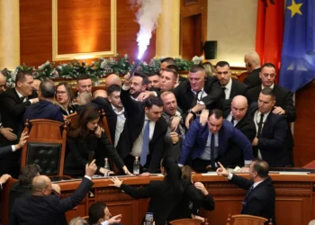 Gjykata Administrative shfuqizon përjashtimin e 6 deputetëve të Partisë Demokratike