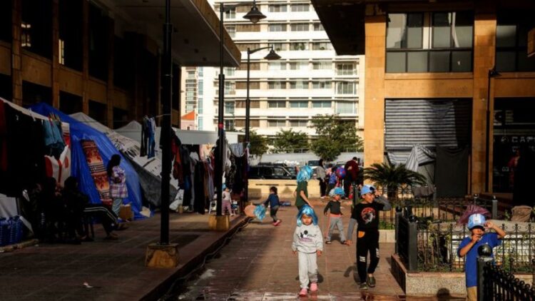 Mijëra libanezë rikthehen në shtëpitë e tyre, ndërsa armëpushimi me Izraelin hyn në fuqi