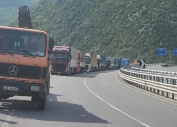 Aksidenti fatal në Librazhd, një humbje jete disa të lënduar mes makinave të bëra ‘copë-copë’