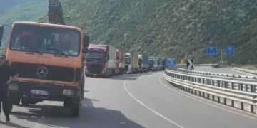 Aksidenti fatal në Librazhd, një humbje jete disa të lënduar mes makinave të bëra ‘copë-copë’