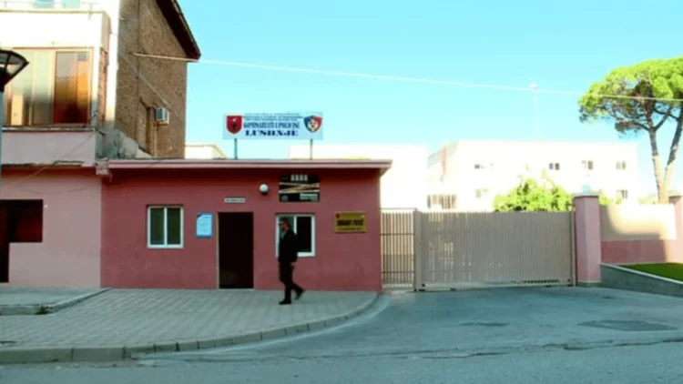 Kishin sherr për pronën, i djeg makinën, kapet autori dhe zbulohet porositësi