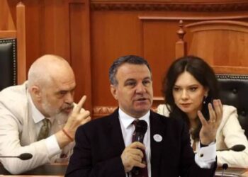 Malaj: Koha për të krijuar një lëvizje të re përballë pushtetit absolut dhe të babëzitur të Ramës