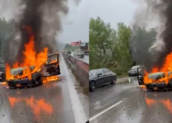 Përfshihet nga flakët makina në autostradën Durrës-Tiranë