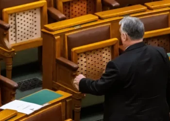 Humbi zgjedhjet në Hungari, Viktor Orban heq dorë edhe nga mandati i tij në parlament