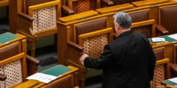 Humbi zgjedhjet në Hungari, Viktor Orban heq dorë edhe nga mandati i tij në parlament