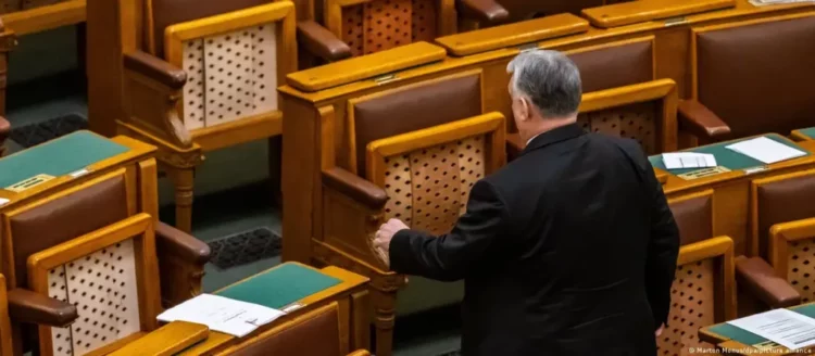 Humbi zgjedhjet në Hungari, Viktor Orban heq dorë edhe nga mandati i tij në parlament